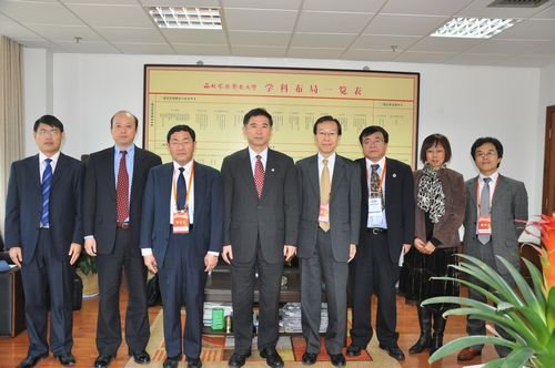 与芬兰赫尔辛基大学