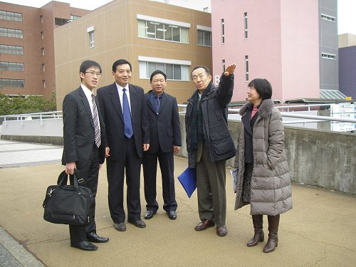 并顺访了筑波大学和名古屋大学